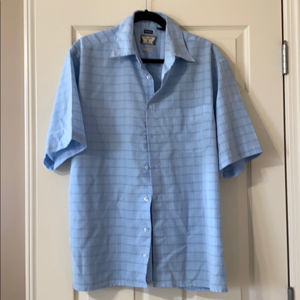 Men’s XL Volcom short sleeve button down shirt.